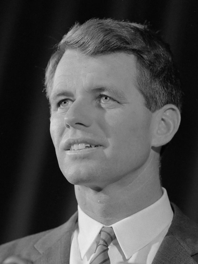 R. Kennedy . Persconferentie op Amerikaanse Ambassade 
*26 februari 1962